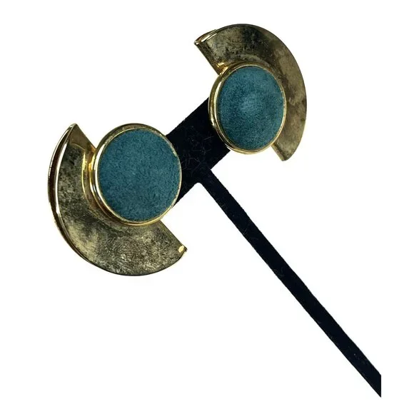 Gold Toned Half Moon & Green Clip On Earrings NWT VTG Sears Roebuck? 1980s - Picture 1 of 13